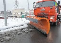 Йўлларда ҳаракатланиш хавфсизлигини таъминлаш бўйича тозалаш ишлари давом этмоқда