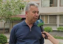 Янгиҳаёт туманидаги кўп қаватли уйнинг том қисми таъмирланмоқда