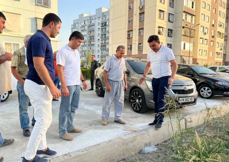 Янгиҳаёт тумани ҳокимининг маҳаллалар фуқаролари билан учрашуви давом этмоқда