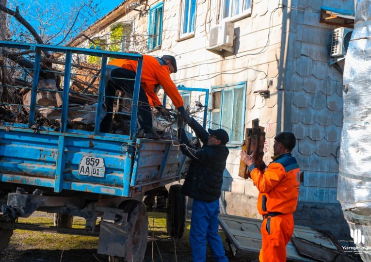 Бугун туманимизнинг барча маҳаллаларида ободонлаштириш ишлари олиб борилмоқда