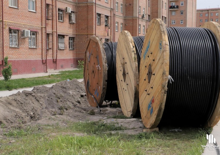 Хоким района ознакомился с ходом работ по обновлению и модернизации электросетей в махаллях