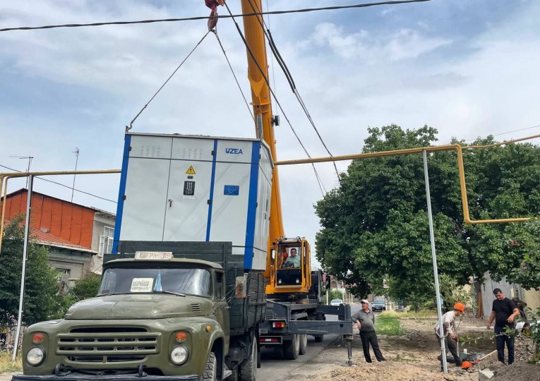 Mahallalarning elektr tarmoqlarini yangilash va modernizatsiya qilish ishlari davom etmoqda