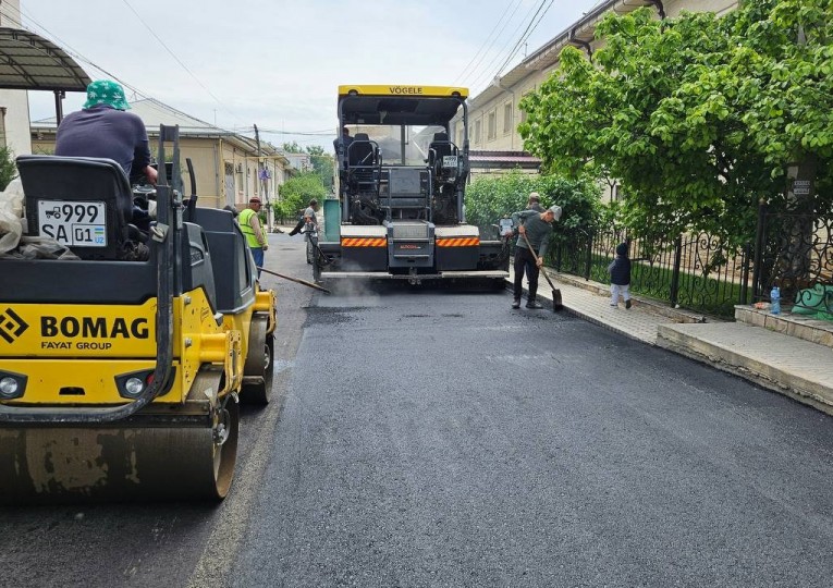  Ichki ko‘chalarni asfaltlash davom etmoqda 