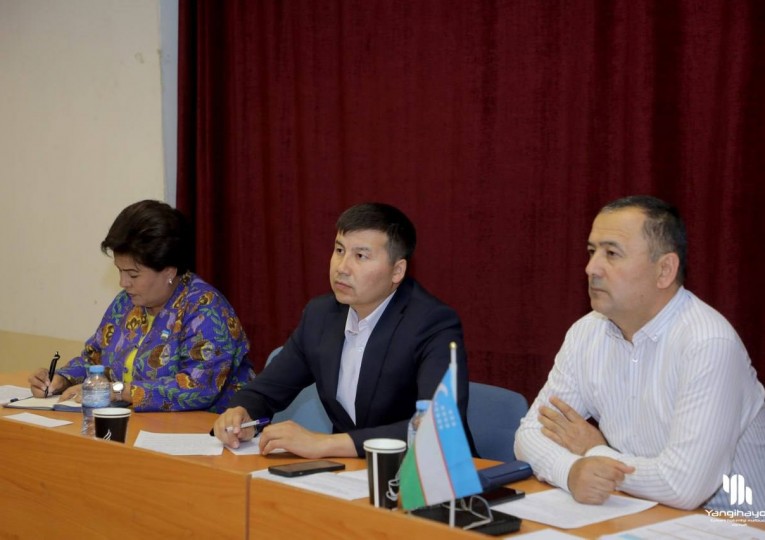 Депутатлар фуқаролар билан учрашув ўтказди