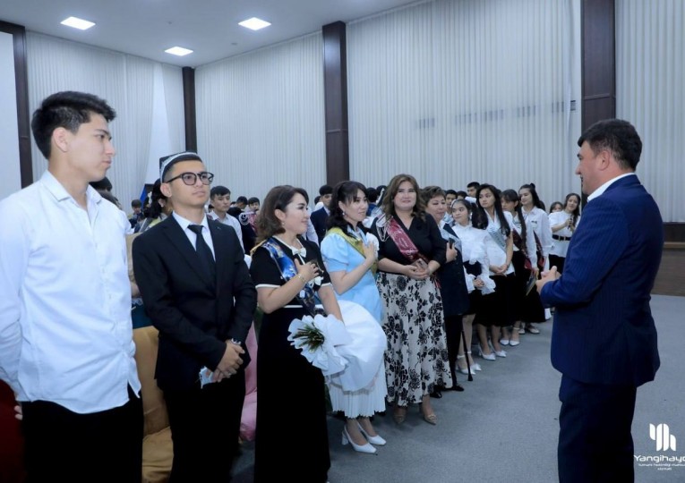 Туман ҳокими ёшлар билан учрашди