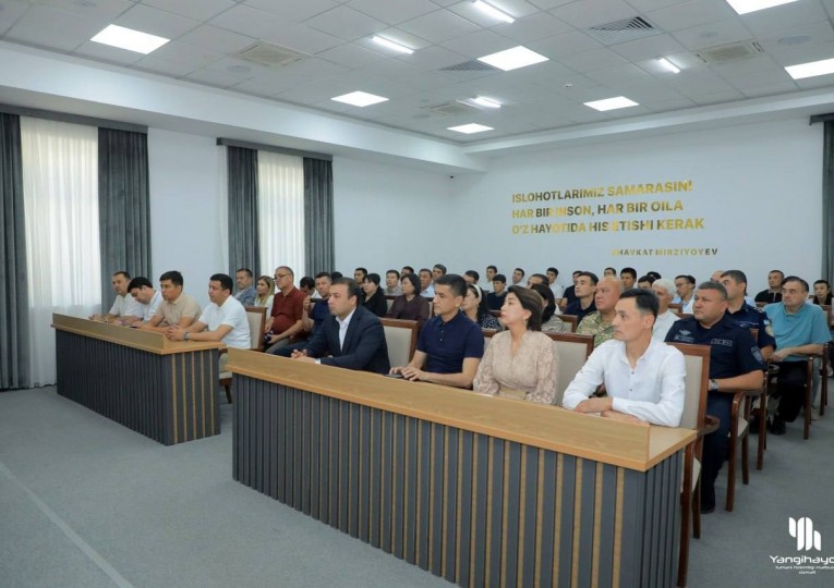 Бугун туман ҳокимлиги биносида...