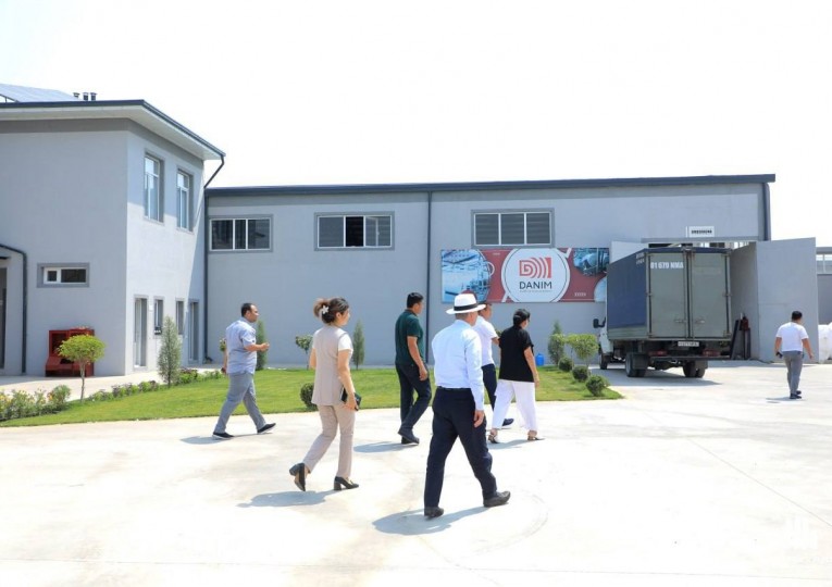Депутатлар корхоналарда ўрганиш олиб борди
