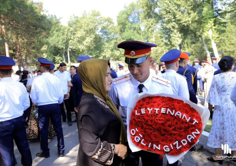 ФВВ Академияси битирувчиларига диплом топширилди