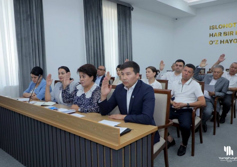 Халқ депутатлари Янгиҳаёт тумани Кенгашининг Иккинчи чақириқ ўн олтинчи сессияси бўлиб ўтди.